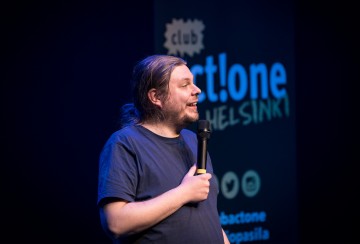 Helsingin Kaupunginteatteri – Club act!one – Iikka Kivi - Kuva: Miika Storm Photography