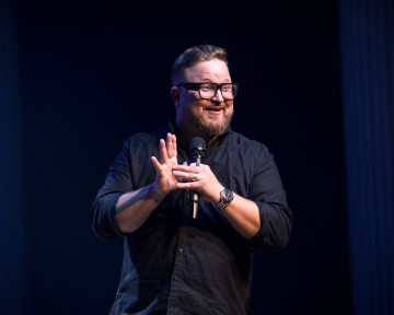 Helsingin Kaupunginteatteri - Club act!one - Lasse Oikarinen - kuva: © Miika Storm Photography