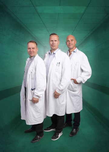 Helsingin Kaupunginteatteri – Saikkua kiitos! – Kuvassa Kalle Pylvänäinen, Jukka Rasila ja Ville Keskilä – Kuva Nils Krogell