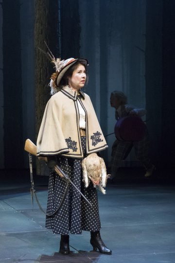 Helsingin Kaupunginteatteri – Kultainen vasikka – Kuvassa: Aino Seppo – Kuva © Mirka Kleemola