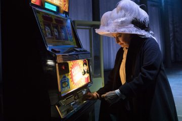 Helsingin Kaupunginteatteri – Kultainen vasikka – Kuvassa: Heidi Herala – Kuva © Mirka Kleemola