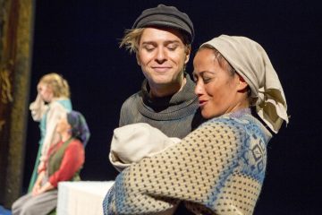 Helsingin Kaupunginteatteri – Myrskyluodon Maija – Kuvassa Juka Nylund ja Raili Raitala - Kuva © Tapio Vanhatalo