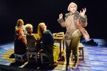 Helsingin Kaupunginteatteri – Myrskyluodon Maija – Kuvassa Laura Alajääski, Kaspian Kallio, Kaapo Kallio, Lotta Pesonen, Antti Timonen - Kuva © Tapio Vanhatalo