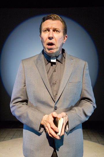 Helsingin Kaupunginteatteri - 
Palvelija - 
Kuvassa: Martti Suosalo - 
Kuva ©Tapio Vanhatalo