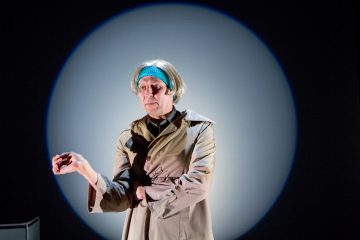 Helsingin Kaupunginteatteri - 
Palvelija - 
Kuvassa: Martti Suosalo - 
Kuva ©Tapio Vanhatalo