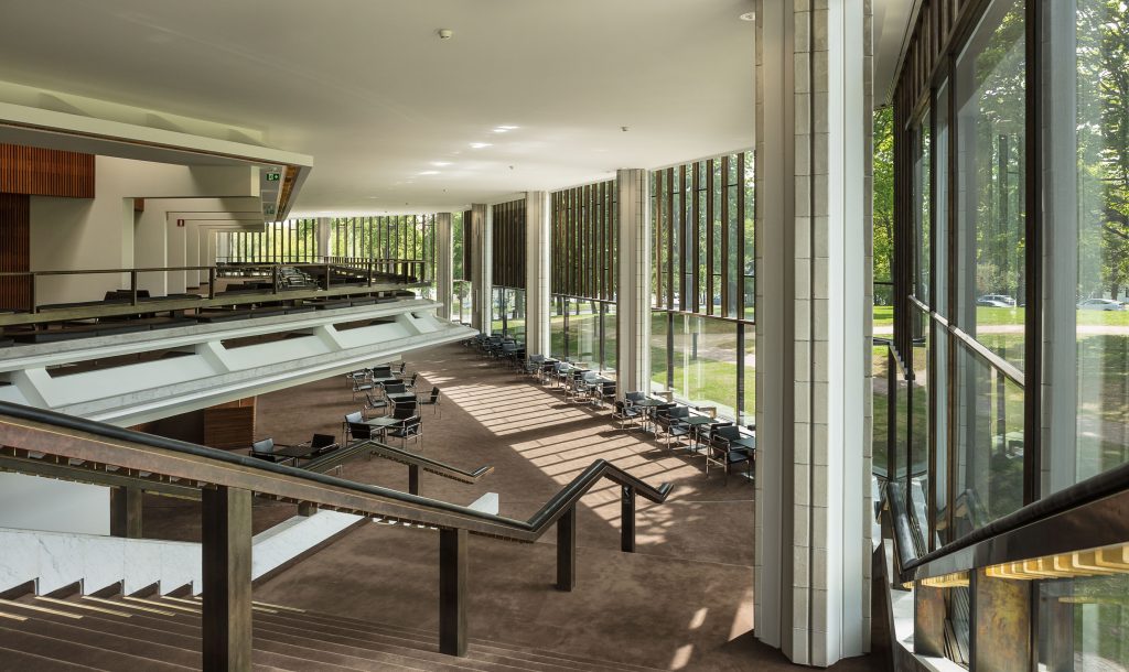 Helsinki City Theatre in English Helsingin Kaupunginteatteri