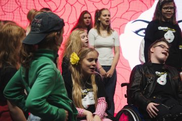 Chickenshed London:
PRINSESSA RUUSUNEN – PALUU TULEVAISUUTEEN – ShedHelsinki-tuotanto – Kuva © Timea Slavic