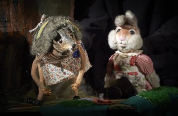 TEATTERI HEVOSENKENKÄ – Kani Untuvakerä –Kuva © Pekka Elomaa