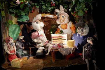 TEATTERI HEVOSENKENKÄ – Kani Untuvakerä –Kuva © Pekka Elomaa