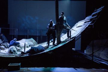 Helsingin Kaupunginteatteri – Suomen hauskin mies – Kuva Tapio Vanhatalo