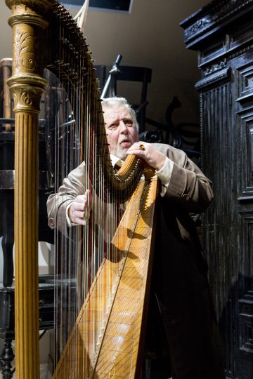 Helsingin Kaupunginteatteri – Hinta – Kuvassa  Esko Salminen – Kuva © Tapio Vanhatalo