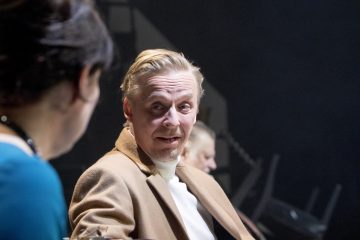 Helsingin Kaupunginteatteri – Hinta – Kuvassa Aino Seppo ja Eero Aho – Kuva © Tapio Vanhatalo