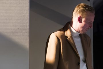 Helsingin Kaupunginteatteri – Hinta – Kuvassa Eero Aho – Kuva © Tapio Vanhatalo