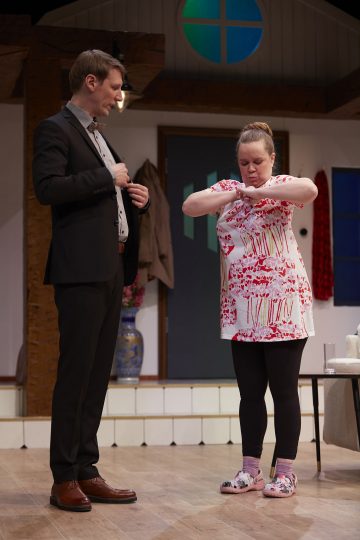 Helsingin Kaupunginteatteri – Älä pukeudu päivälliselle – Kuvassa Pekka Strang ja Katja Küttner – Kuva © Tom Röllich