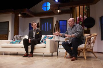 Helsingin Kaupunginteatteri – Älä pukeudu päivälliselle – Kuvassa Pekka Strang ja Pertti Sveholm – Kuva © Tom Röllich