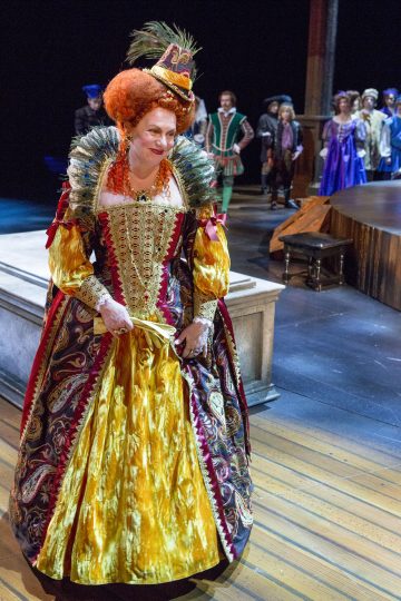 Helsingin Kaupunginteatteri – Rakastunut Shakespeare – Kuvassa Helena Haaranen – Kuva Tapio Vanhatalo