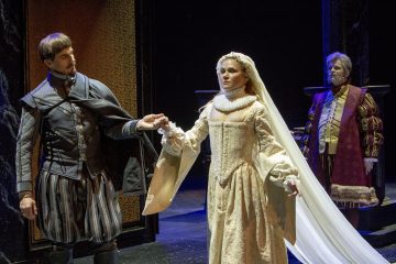 Helsingin Kaupunginteatteri – Rakastunut Shakespeare – Kuvassa Mikko Vihma, Miila Virtanen, Matti Olavi Ranin – Kuva Tapio Vanhatalo