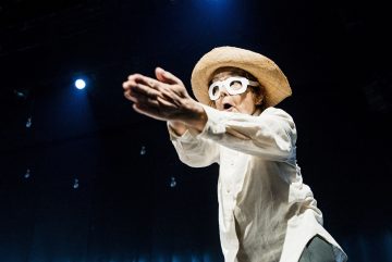 Lilla Teatern – Sommarboken – På bilden Sue Lemström – Foto © Cata Portin