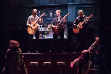 Helsingin Kaupunginteatteri – Kinky Boots – Kuvassa Tuukka Leppänen, Heikki Ranta, Jack Johansson – Kuva © Mirka Kleemola