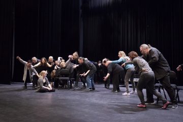 Helsingin Kaupunginteatteri – Suuri hiljaisuus – Hilkat ja Hukat -teatteriryhmä – Kuva © Jasmin Äijö