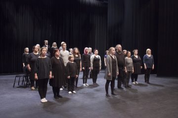 Helsingin Kaupunginteatteri – Suuri hiljaisuus – Hilkat ja Hukat -teatteriryhmä – Kuva © Jasmin Äijö