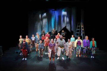 Helsingin Kaupunginteatteri – Pääroolissa Jakomäki – Suuri hiljaisuus – Kuva © Jasmin Äijö