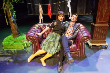 Helsingin Kaupunginteatteri – Herra Puntila ja hänen renkinsä Matti – Kuvassa: Anna-Riikka Rajanen, Antti Peltola – Kuva © Tapio Vanhatalo