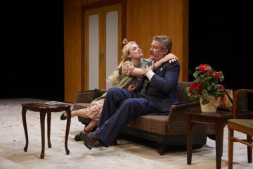 Helsingin Kaupunginteatteri – Syntipukki – Kuvassa Asta Sveholm ja Santeri Kinnunen – Kuva © Tom Röllich