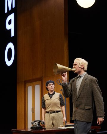 Helsingin Kaupunginteatteri – Syntipukki – Kuvassa Nenna Tyni ja Alex Anton Kuva © Tom Röllich