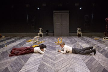 Helsingin Kaupunginteatteri – Nukkekoti, osa 2 – Kuvassa Susanna Mikkonen, Santeri Kinnunen – Kuva © Tapio Vanhatalo