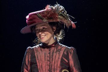 Helsingin Kaupunginteatteri – Nukkekoti, osa 2 – Kuvassa Susanna Mikkonen – Kuva © Tapio Vanhatalo