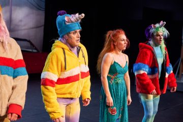 Helsinki Dance Company – Huonosti vartioitu tyttö – Kuvassa Jyrki Karttunen, Heidi Naakka, Mikko Paloniemi – Kuva © Marko Mäkinen