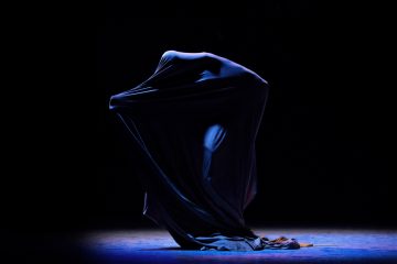 Helsingin Kaupunginteatteri – Bonfire: The Wandering Bands Of Storytelling Sapiens – Kuva © Katri Naukkarinen