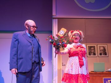 Helsingin Kaupunginteatteri – Fingerpori – Kuvassa Antti Timonen, Leenamari Unho – Kuva © Miika Storm