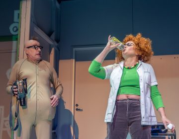 Helsingin Kaupunginteatteri – Fingerpori – Kuvassa Jari Pehkonen, Leenamari Unho – Kuva © Miika Storm