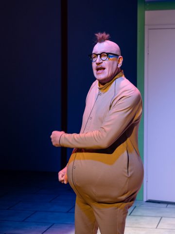 Helsingin Kaupunginteatteri – Fingerpori – Kuvassa  Jari Pehkonen – Kuva © Miika Storm