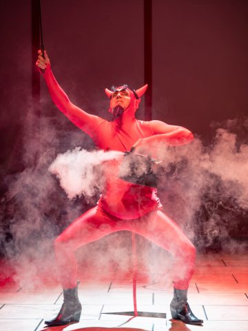 Helsingin Kaupunginteatteri – Fingerpori – Kuvassa Antti Timonen – Kuva © Miika Storm