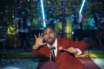 Helsingin Kaupunginteatteri – Kirsikkatarha – Kuvassa Unto Nuora – Kuva Stefan Bremer