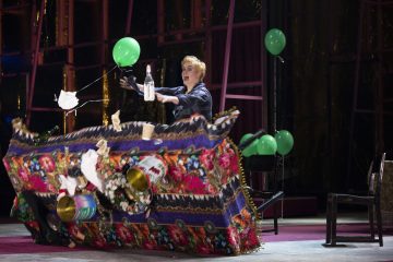 Helsingin Kaupunginteatteri – Kirsikkatarha – Kuvassa Emilia Sinisalo – Kuva Stefan Bremer