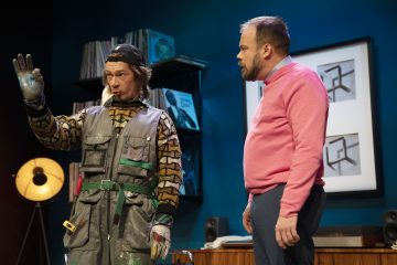 Ens lite lugn i huset – Lilla Teatern – På bilden Fabian Silén och Max Forsman – Foto Henrik Schütt