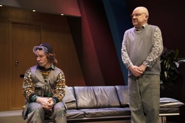 Ens lite lugn i huset – Lilla Teatern – På bilden Fabian Silén och Sixten Lundberg – Foto Henrik Schütt