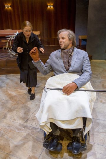 Helsingin Kaupunginteatteri – Ursula Salo, Risto Kaskilahti – Kuva © Tapio Vanhatalo