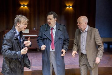 Helsingin Kaupunginteatteri – Paavo Kääriäinen, Seppo Halttunen, Rauno Ahonen – Kuva © Tapio Vanhatalo