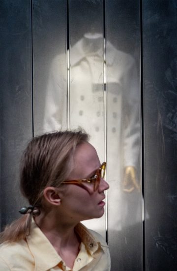 Helsingin Kaupunginteatteri – Riistapolku – Kuvassa Ella Mettänen – Kuva © Tapio Vanhatalo