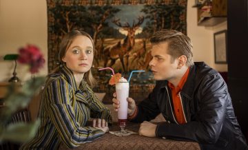 Helsingin Kaupunginteatteri – Riistapolku – Kuvassa Ella Mettänen, Paavo Kinnunen – Kuva © Laura Malmivaara