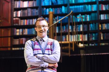 Helsingin Kaupunginteatteri – Kolmen kimppa – Kuvassa Olli Rahkonen – Kuva © Tuomo Manninen