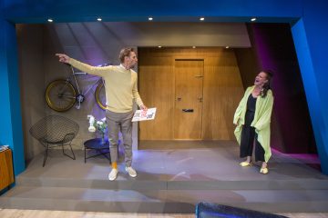 Helsingin Kaupunginteatteri – Täydellinen lauantai – Kuvassa Pekka Strag ja Vuokko Hovatta – Kuva © Tapio Vanhatalo