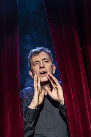 Lilla Teatern – Sufflören – På bilden  Joachim Wigelius – Foto Robert Seger