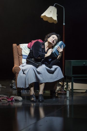 Helsingin Kaupunginteatteri – Everstinna – Kuvassa Heidi Herala – Kuva © Otto-Ville Väätäinen