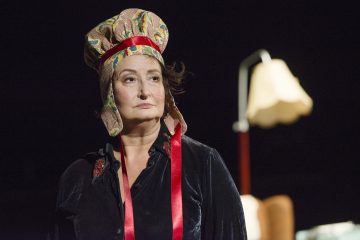 Helsingin Kaupunginteatteri – Everstinna – Kuvassa Heidi Herala – Kuva © Otto-Ville Väätäinen